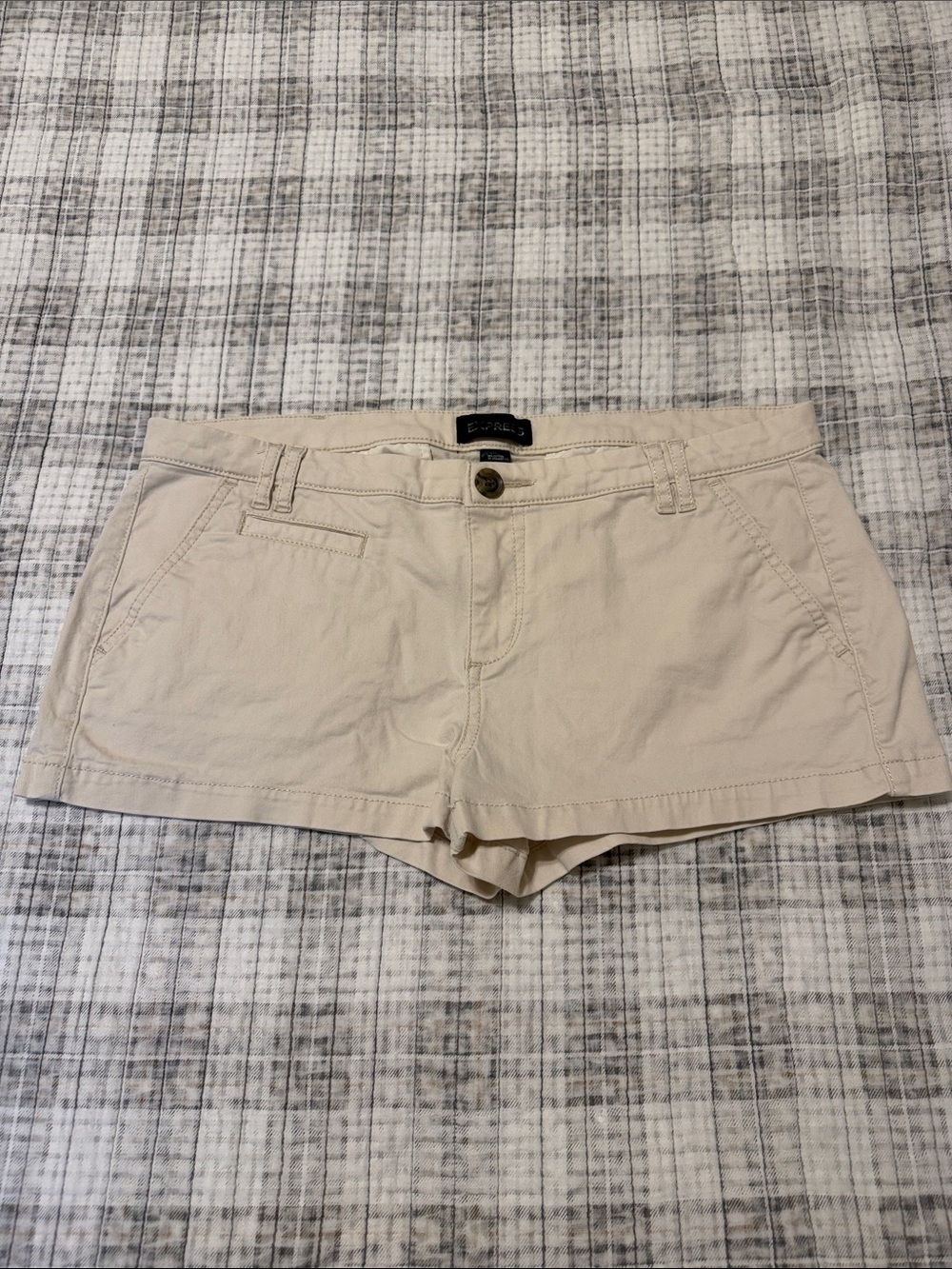 Express size 10 cream color cargo shorts